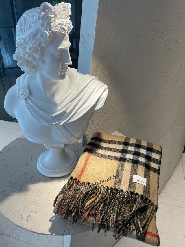 BURBERRY專櫃新款巴寶莉經典大格雙面提花羊絨圍巾 經典羊絨大格子披肩 mmyj1583